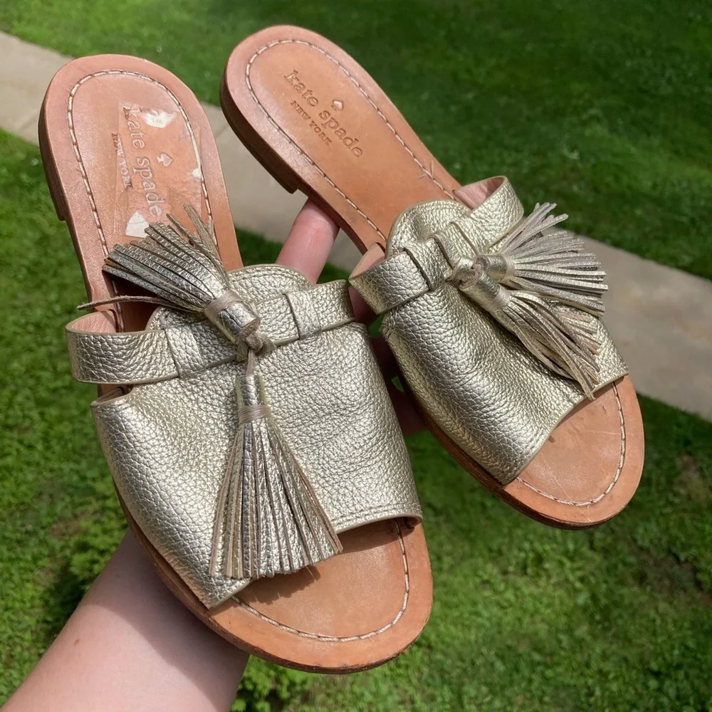 Kate Spade Coby Sandals Slides Metallic Light Gold Pebbled Leather Fringe Tassel